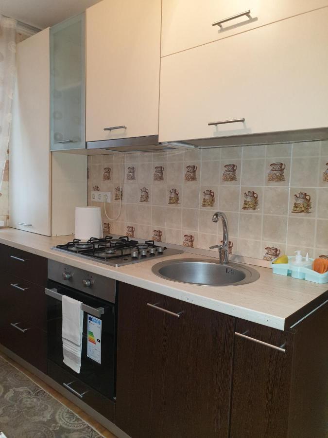 Alin Apartament Apartman Jászvásár Kültér fotó
